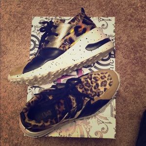 Leopard shoes